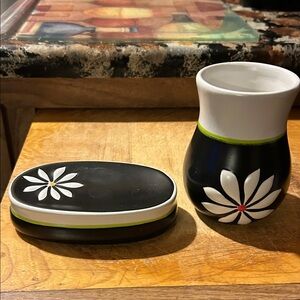 Floral Black and White Bath Accessory Set